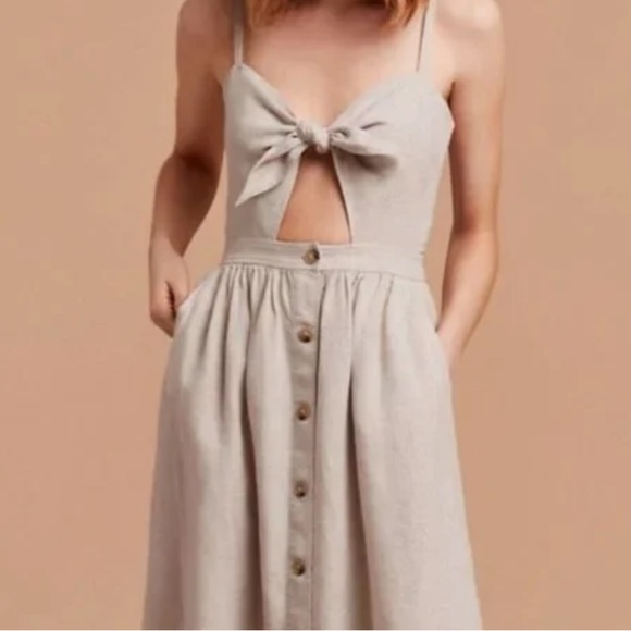 Wilfred “Adelia” 100% linen tie front professionally shortened summer mini dress - Picture 2 of 10